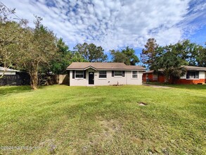 4589 Colonial Ave in Jacksonville, FL - Building Photo - Building Photo