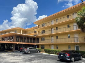 9273 SW 8th St in Boca Raton, FL - Building Photo