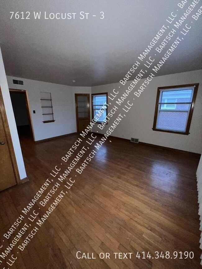 7612 W Locust St in Milwaukee, WI - Building Photo - Building Photo