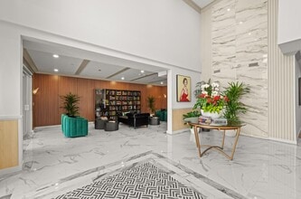 Sophia Hollywood in Los Angeles, CA - Foto de edificio - Building Photo