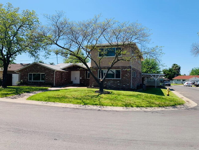 property at 2445 Town Cir