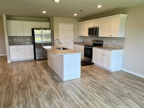 8768 Palmetto Dr in Ocean Springs, MS - Building Photo - Building Photo
