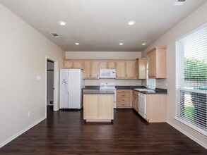 12716 Chattaroy Ln in Fort Worth, TX - Building Photo - Building Photo