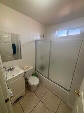 9123 Baring Cross St in Los Angeles, CA - Foto de edificio - Building Photo