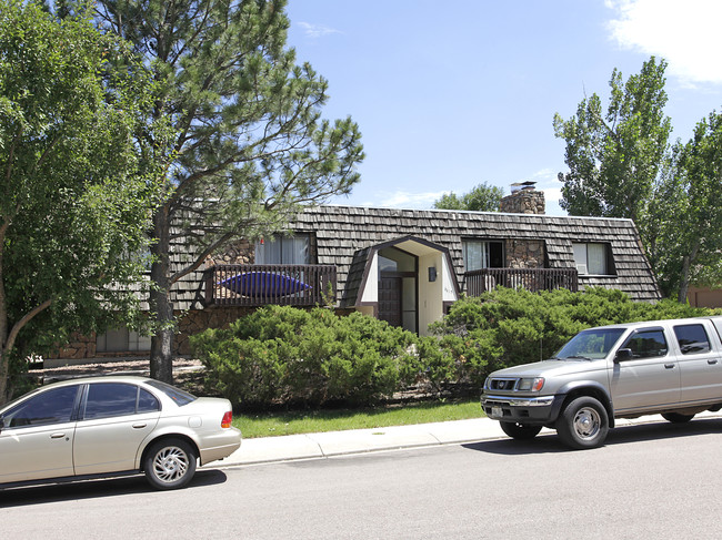 6415 Yvonne Way in Colorado Springs, CO - Building Photo - Building Photo