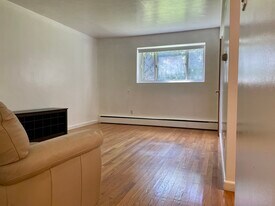76 Euston Rd in Boston, MA - Building Photo