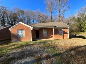 1506 Hidden Creek Terrace in High Point, NC - Building Photo - Building Photo