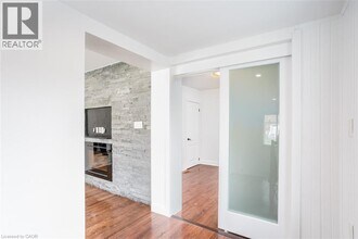 2162 Mt Forest Dr in Burlington, ON - Building Photo - Building Photo