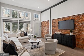 2106 Spring St in Philadelphia, PA - Building Photo - Building Photo