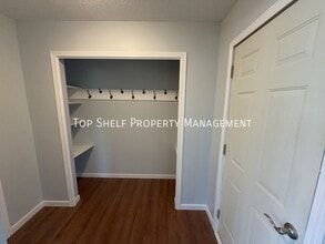 4542 Meadow Valley Dr in West Des Moines, IA - Building Photo - Building Photo