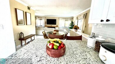 134 Wimbledon Lakes Dr in Plantation, FL - Foto de edificio - Building Photo