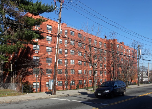 St James Terrace in Yonkers, NY - Foto de edificio - Building Photo