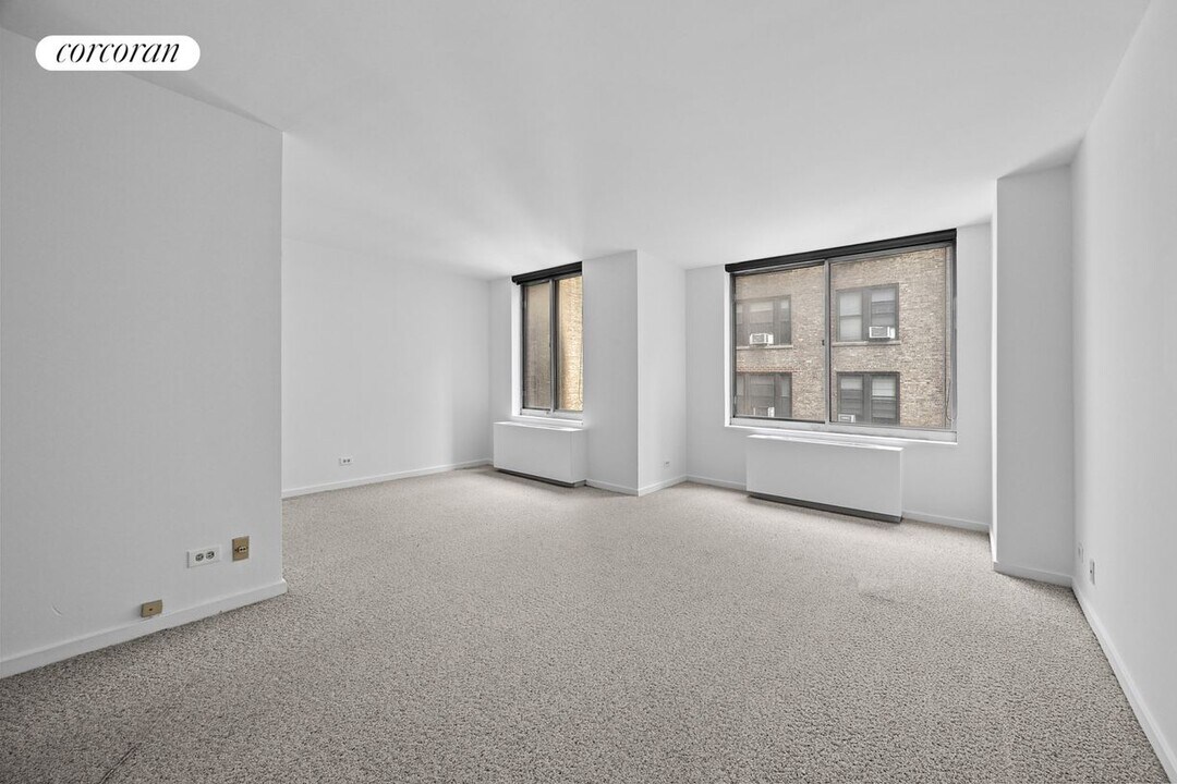 145 E 48th St in New York, NY - Building Photo