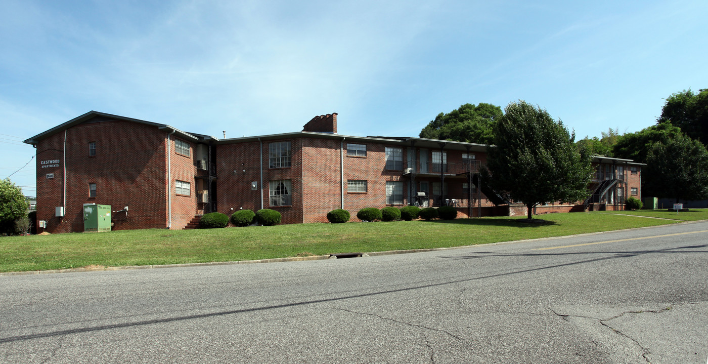 Crestline Court in Birmingham, AL - Foto de edificio