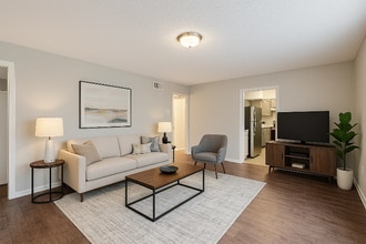 2879 Beverly Hill St in Memphis, TN - Building Photo - Building Photo