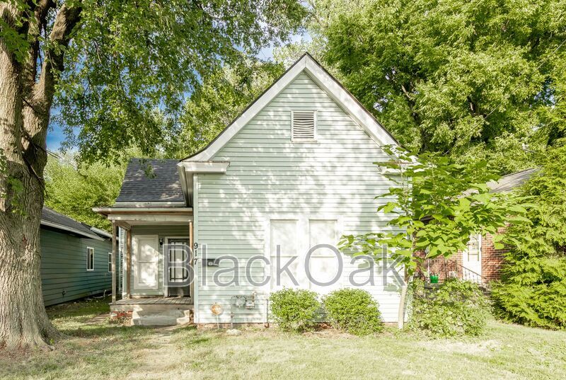 917 Watt St in Jeffersonville, IN - Building Photo