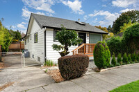 418 31st Ave E in Seattle, WA - Foto de edificio - Building Photo