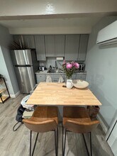 1610 Corte del Rey in Thousand Oaks, CA - Foto de edificio - Building Photo