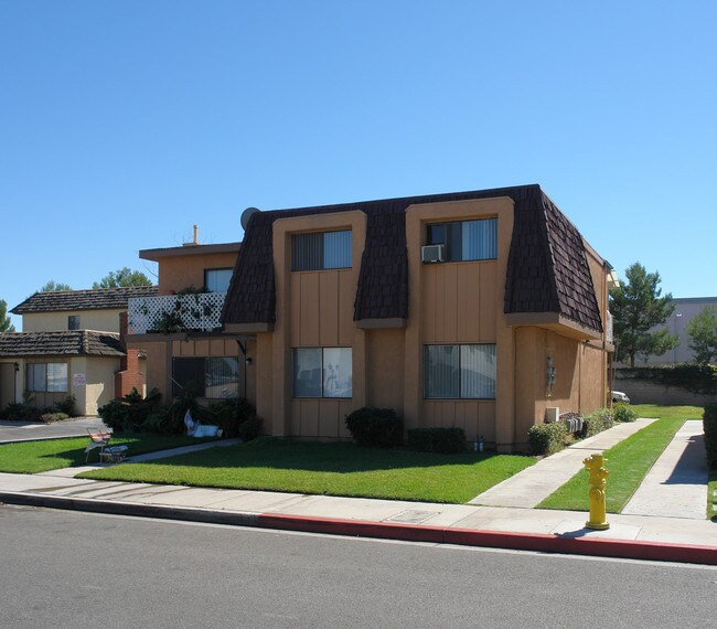 6582 Westpark Pl in Westminster, CA - Foto de edificio - Building Photo