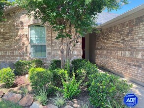 3605 Chapel Hill Lane in Denton, TX - Foto de edificio - Building Photo