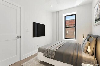 321 E 12th St in New York, NY - Building Photo - Building Photo