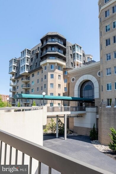 property at 1250 S Washington St