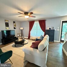 1094 Ft Supply Trl in Lusby, MD - Building Photo - Building Photo