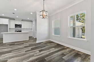 9493 W Palm Ln in Ocean Springs, MS - Building Photo - Building Photo