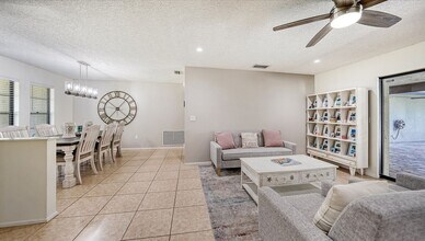 2008 Country Meadows Ln in Sarasota, FL - Building Photo - Building Photo