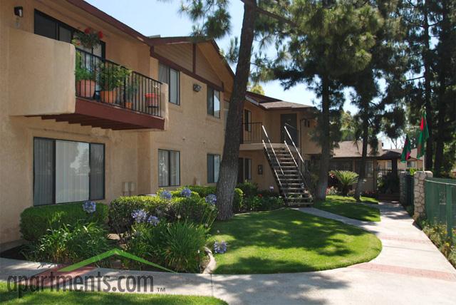 Quailpointe Apartments in Rialto, CA - Foto de edificio