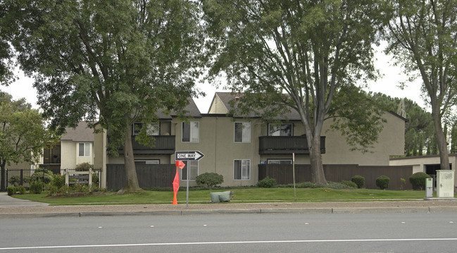 Blacow Gardens in Fremont, CA - Foto de edificio - Building Photo