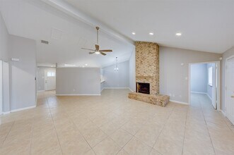 16926 Manowar Ln in Friendswood, TX - Building Photo - Building Photo