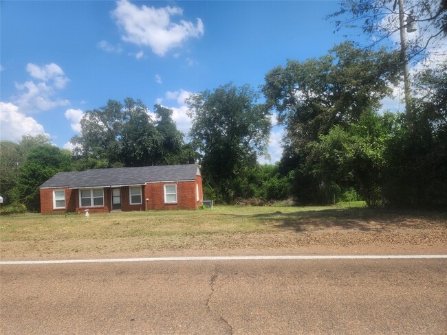 715 S Market St in Grapeland, TX - Building Photo - Building Photo