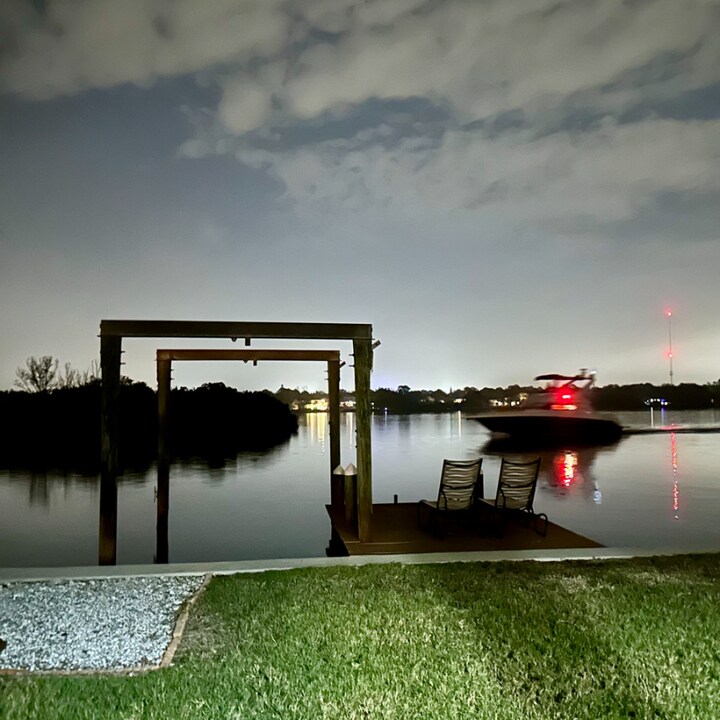 730 182nd Ave E in Redington Shores, FL - Foto de edificio