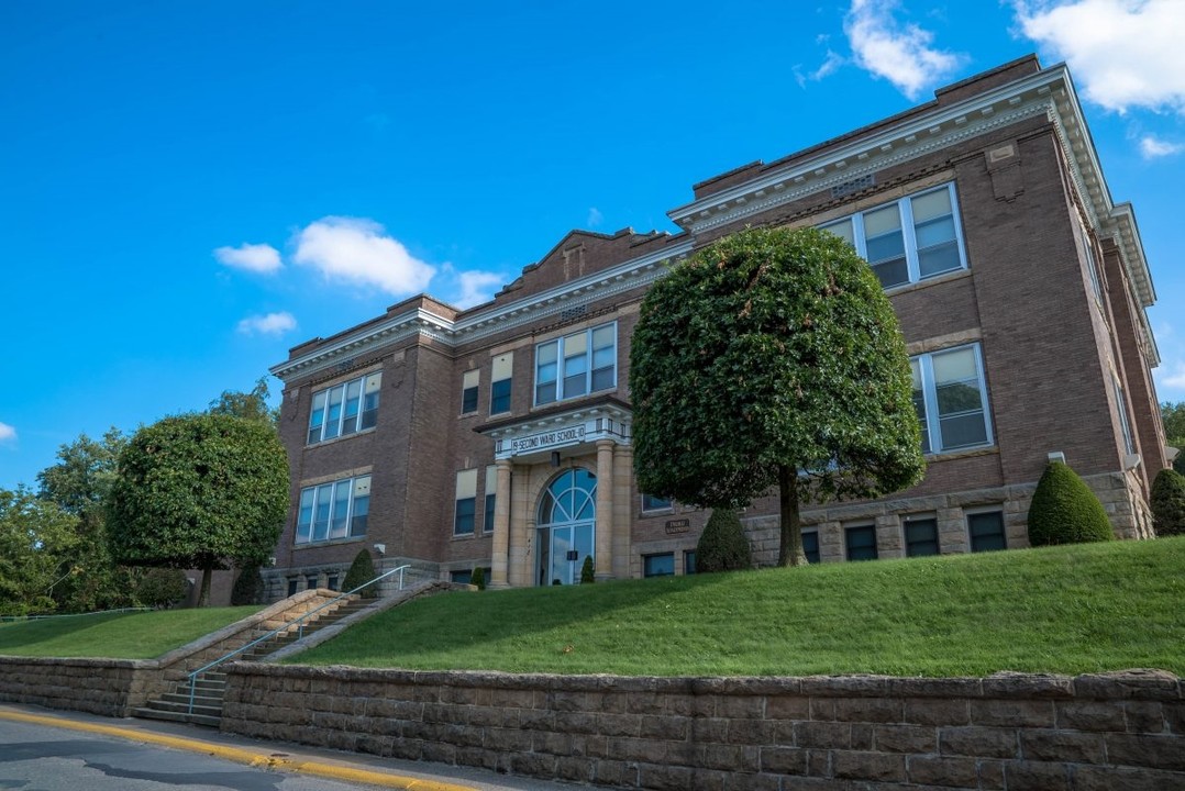 Perilli Apartments in South Park in Morgantown, WV - Foto de edificio