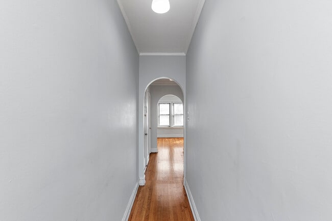 2344 W School St, Unit 2342-1 in Chicago, IL - Building Photo - Building Photo