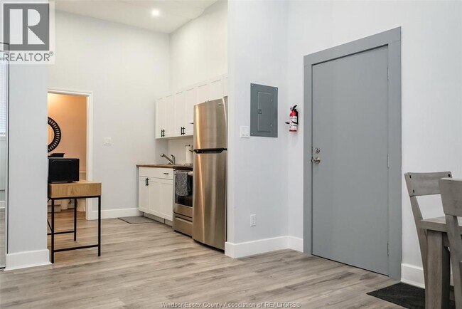 493 University Ave W in Windsor, ON - Building Photo - Building Photo