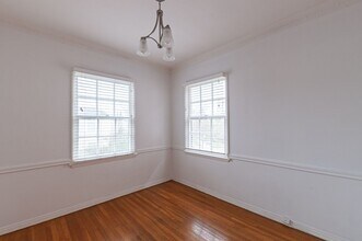1056 Carmona Ave in Los Angeles, CA - Building Photo - Building Photo