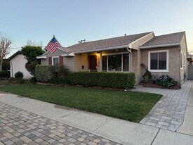 5535 Forbes Ave in San Diego, CA - Building Photo