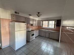 5746 N Kimball Ave in Chicago, IL - Foto de edificio - Building Photo