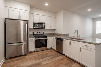 Pinebrook Apartments in Riverside, CA - Building Photo - Interior Photo