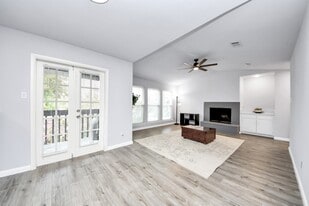 9009 Richmond Ave. in Houston, TX - Building Photo