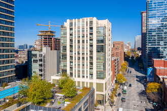 The Superior at LaSalle in Chicago, IL - Building Photo - Building Photo