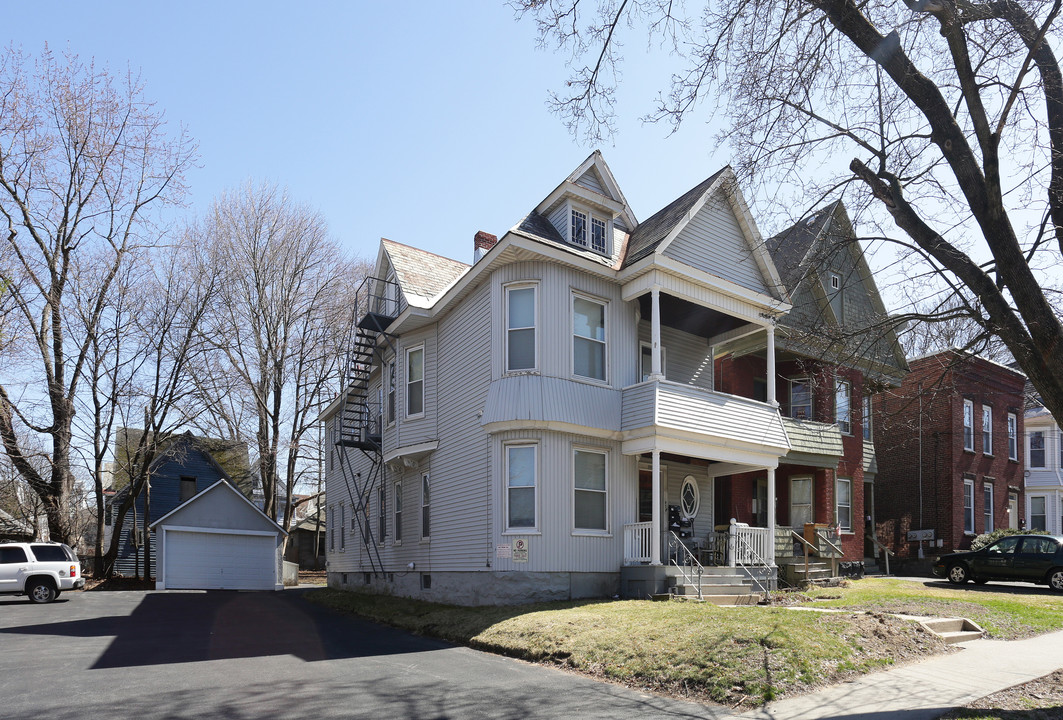 958 Park Ave in Schenectady, NY - Building Photo