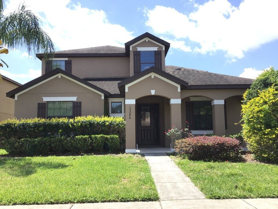 13244 Longacre Dr in Windermere, FL - Building Photo