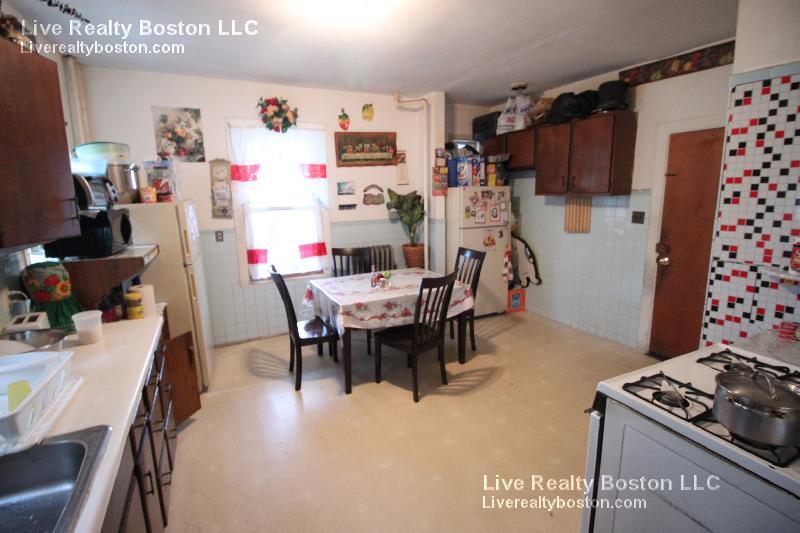 24 Everett St, Unit #3 in Boston, MA - Building Photo