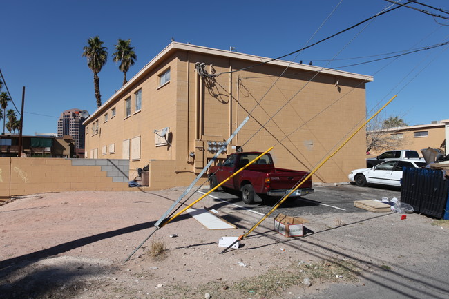 3892 Palos Verdes St in Las Vegas, NV - Building Photo - Building Photo