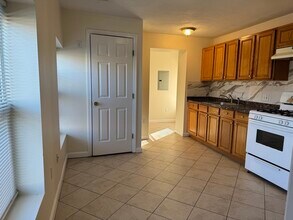 12 Paris St in Boston, MA - Building Photo - Building Photo