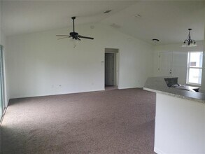 212 Locust Pass Ln in Ocala, FL - Building Photo - Building Photo