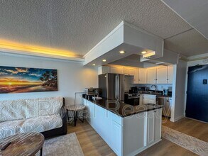 2333 Kapiolani Blvd in Honolulu, HI - Building Photo - Building Photo
